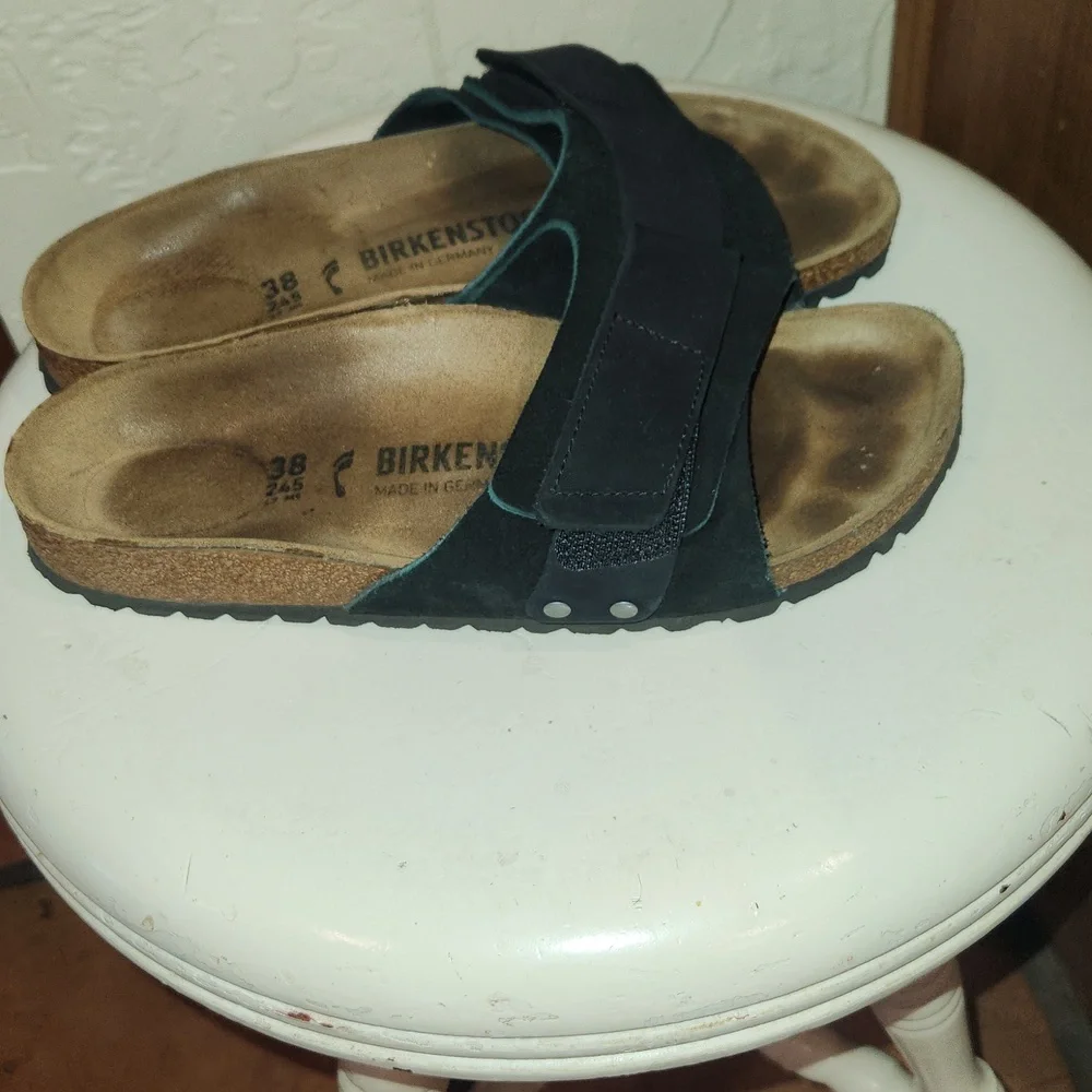 Birkenstock Slide Sandals. Black Suede Size 38 Regular Width - Picture 2 of 3